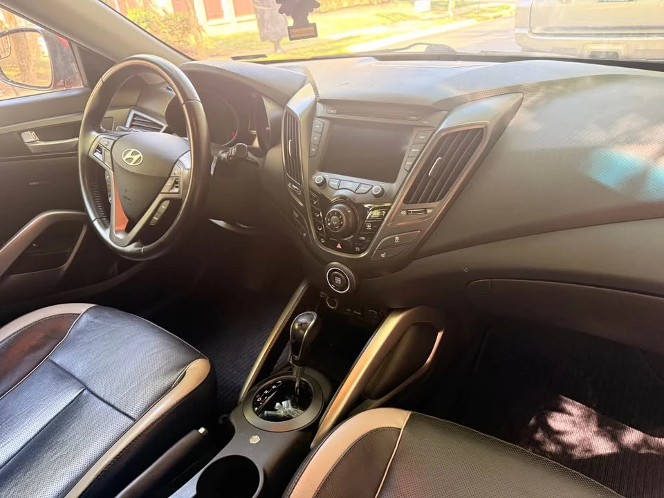 2015 Hyundai Veloster - Image 15 of 20