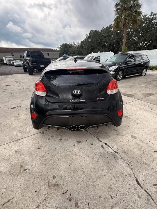 2015 Hyundai Veloster - Image 8 of 11
