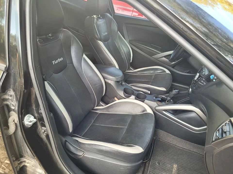 2015 Hyundai Veloster - Image 10 of 14