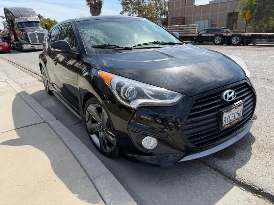 2015 Hyundai Veloster - Image 2 of 12