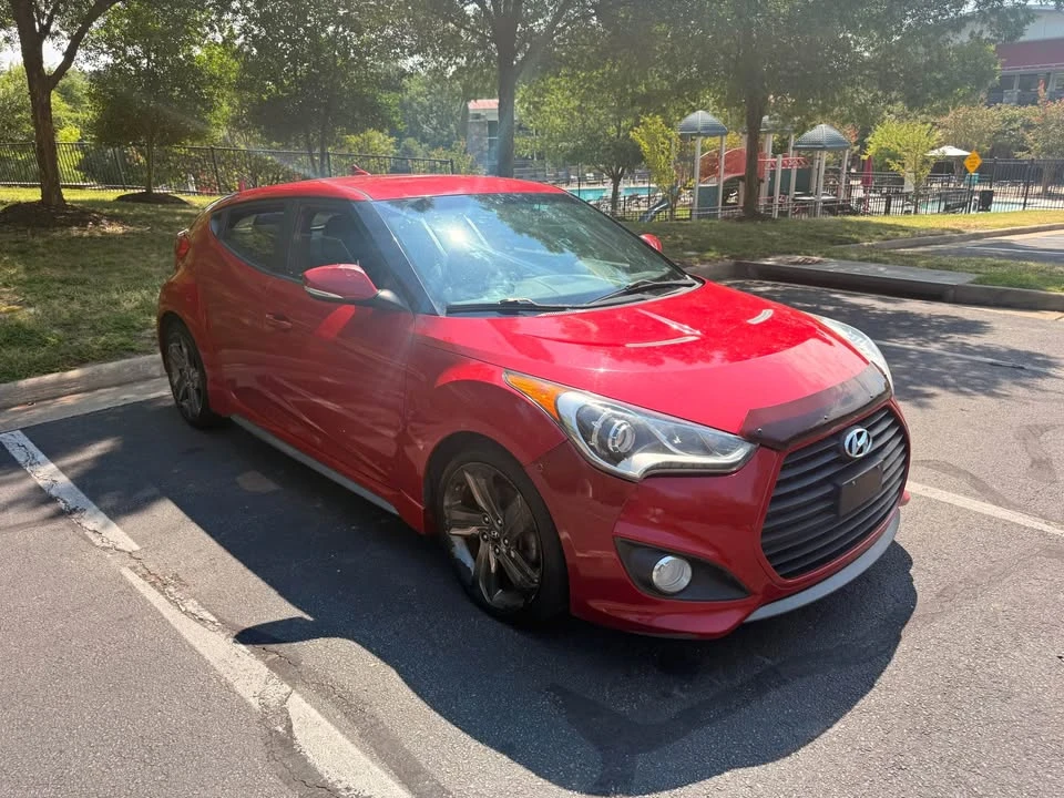 2015 Hyundai Veloster - Image 2 of 20