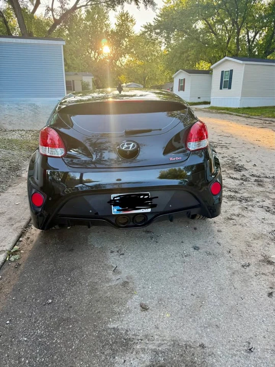 2015 Hyundai Veloster - Image 2 of 4