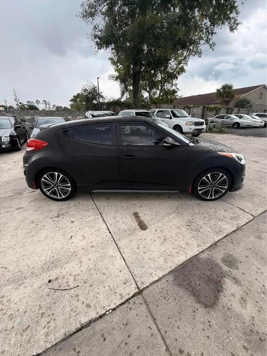 2015 Hyundai Veloster - Image 9 of 11