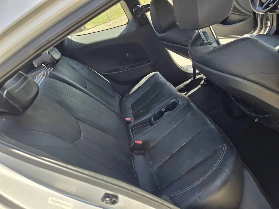 2015 Hyundai Veloster - Image 12 of 19