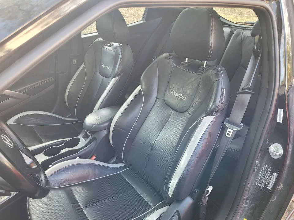 2015 Hyundai Veloster - Image 13 of 14