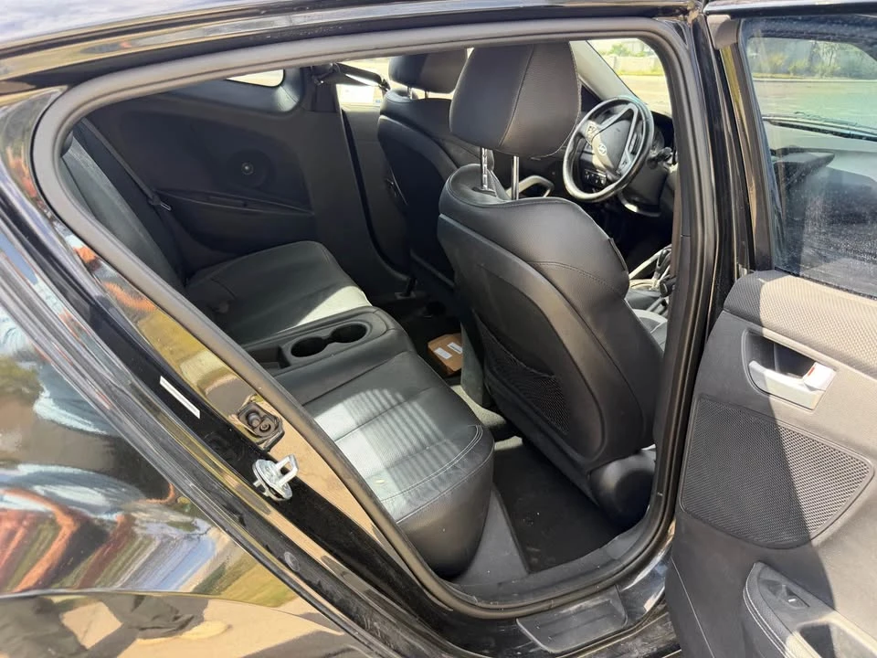 2015 Hyundai Veloster - Image 9 of 12