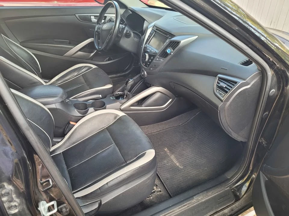 2015 Hyundai Veloster - Image 15 of 16