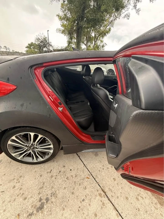 2015 Hyundai Veloster - Image 4 of 11