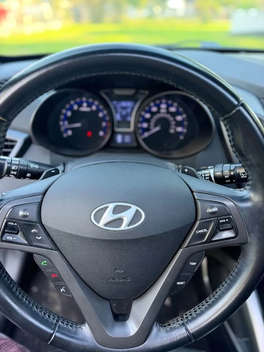 2015 Hyundai Veloster - Image 4 of 13