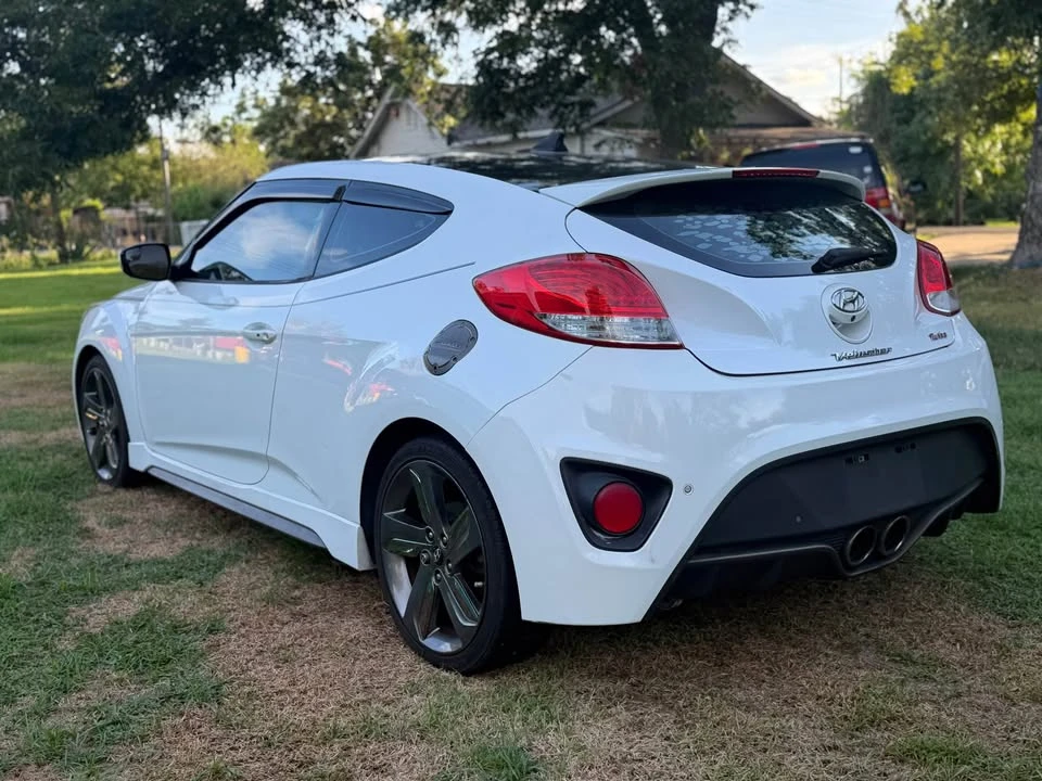 2015 Hyundai Veloster - Image 12 of 13