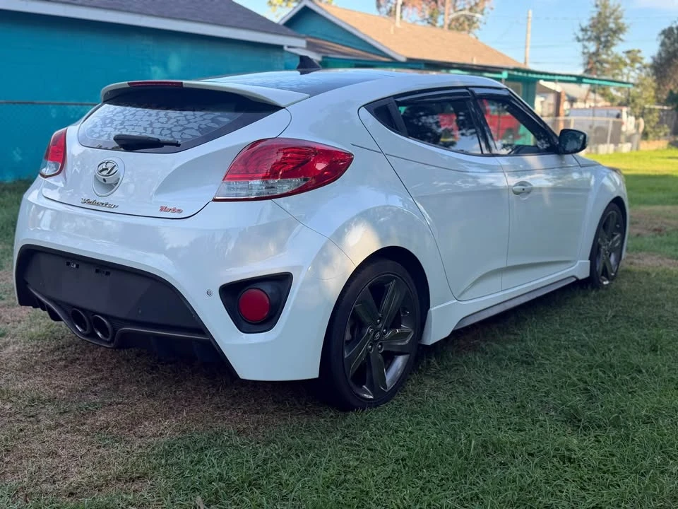 2015 Hyundai Veloster - Image 11 of 13