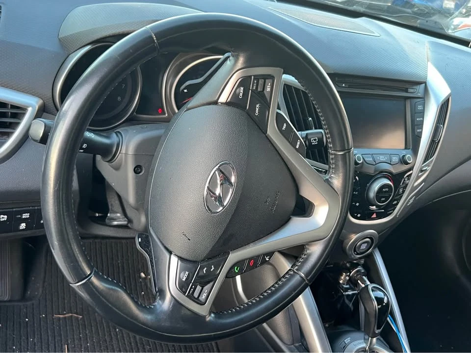 2015 Hyundai Veloster - Image 4 of 7
