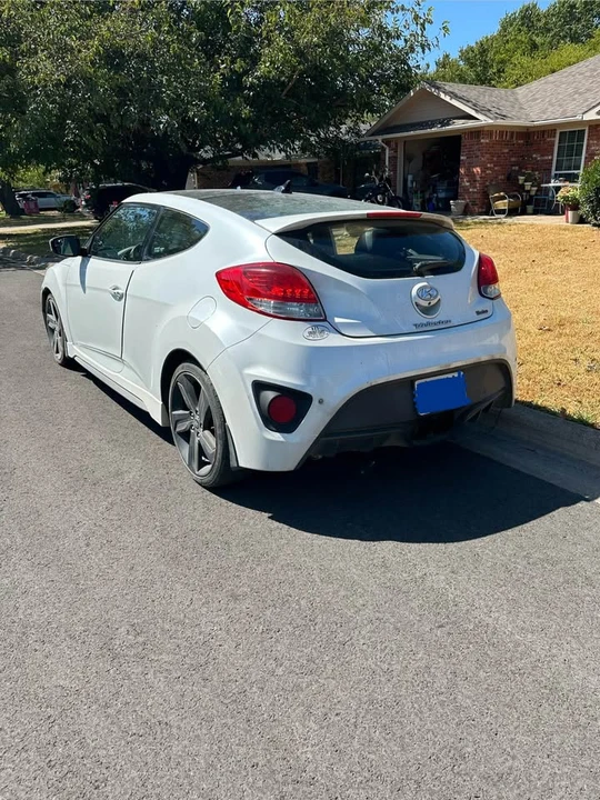 2015 Hyundai Veloster - Image 4 of 7