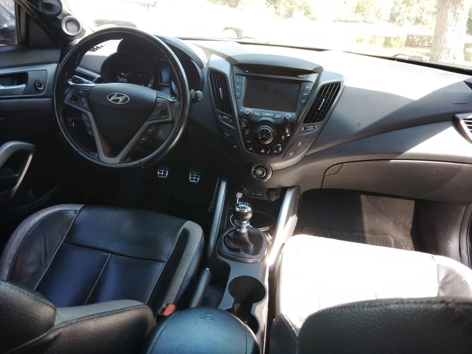 2015 Hyundai Veloster - Image 3 of 4