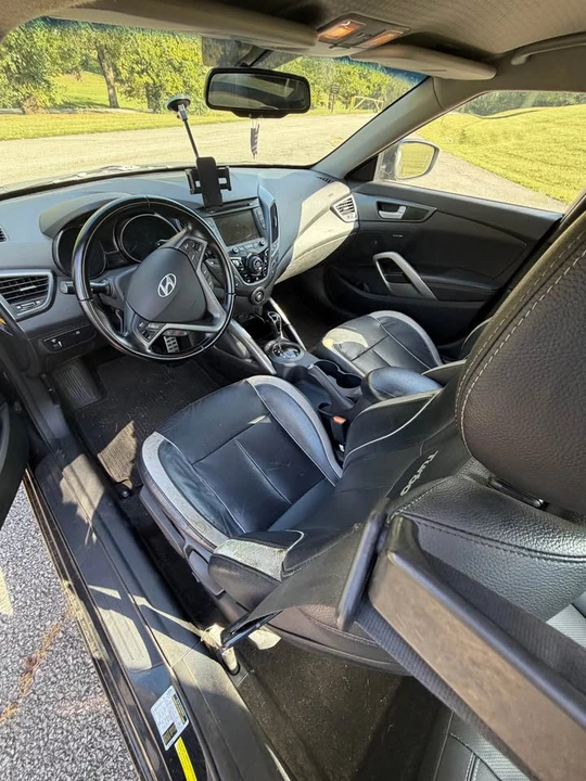 2015 Hyundai Veloster - Image 9 of 12