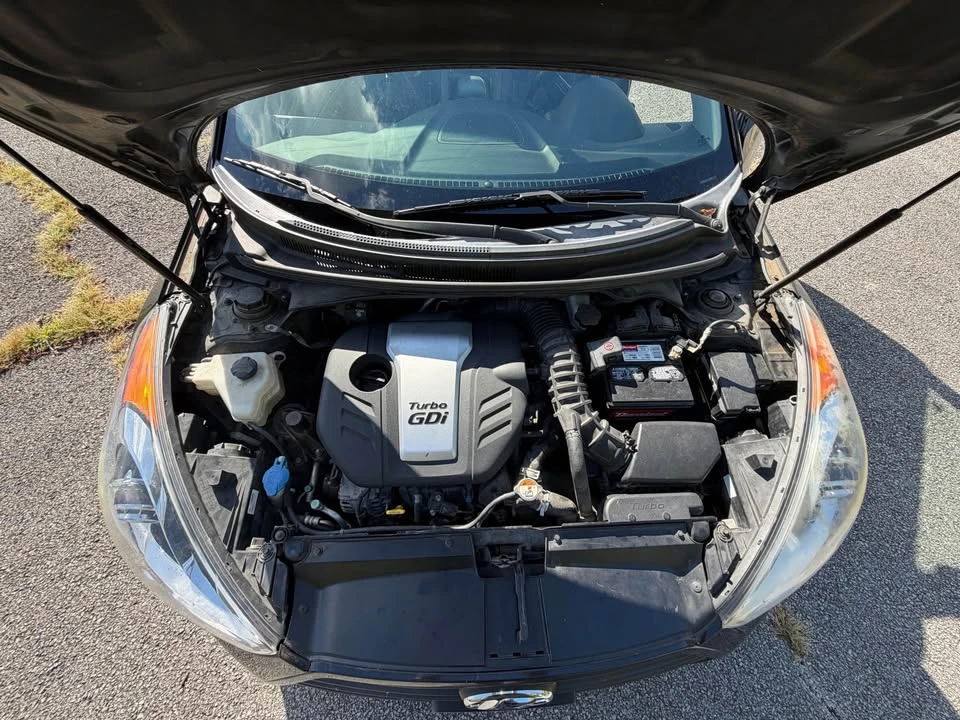2015 Hyundai Veloster - Image 10 of 12