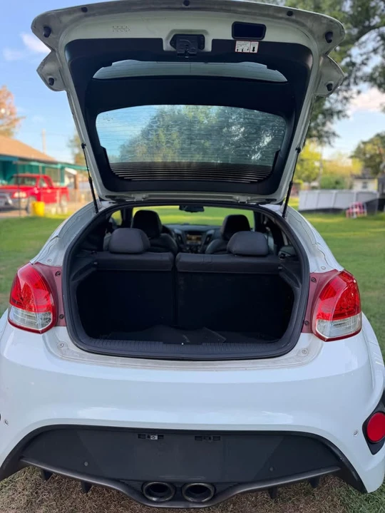 2015 Hyundai Veloster - Image 9 of 13