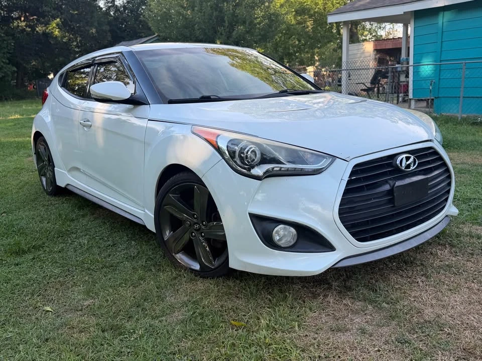 2015 Hyundai Veloster - Image 2 of 13