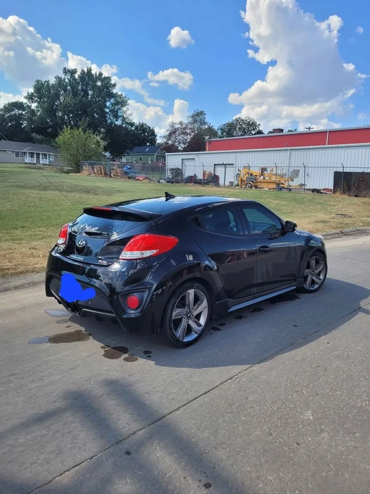 2015 Hyundai Veloster - Image 8 of 16