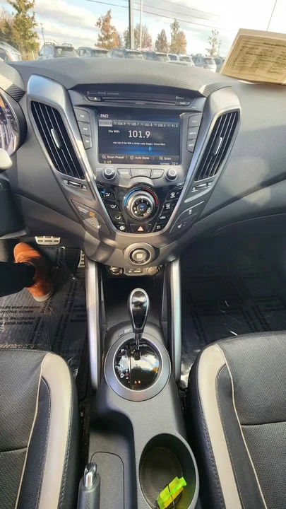 2015 Hyundai Veloster - Image 6 of 7