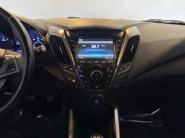 2015 Hyundai Veloster - Image 15 of 16