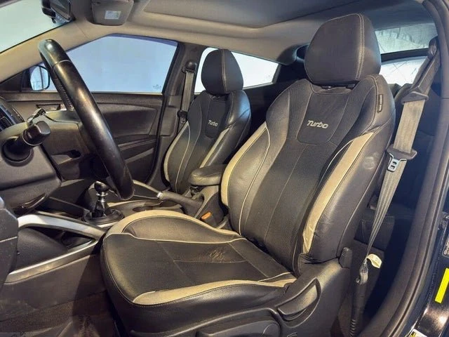 2015 Hyundai Veloster - Image 11 of 16