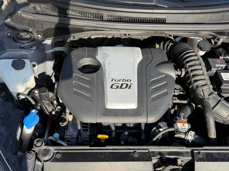 2015 Hyundai Veloster - Image 12 of 17