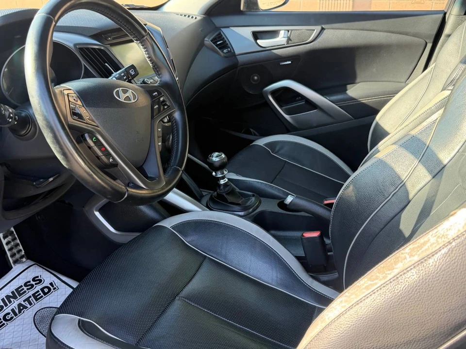 2015 Hyundai Veloster - Image 8 of 17
