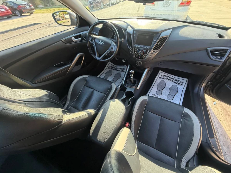2015 Hyundai Veloster - Image 13 of 17