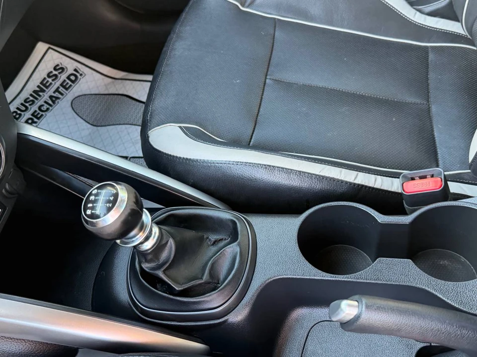 2015 Hyundai Veloster - Image 10 of 17