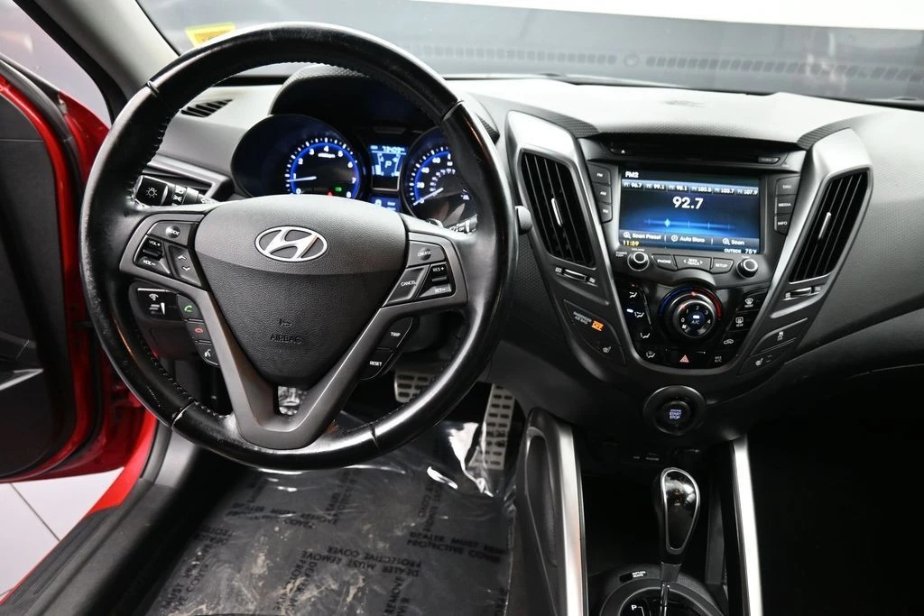 2015 Hyundai Veloster - Image 20 of 31