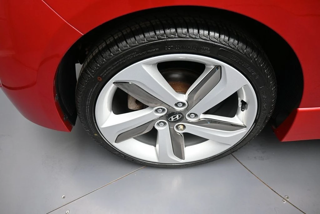 2015 Hyundai Veloster - Image 12 of 31