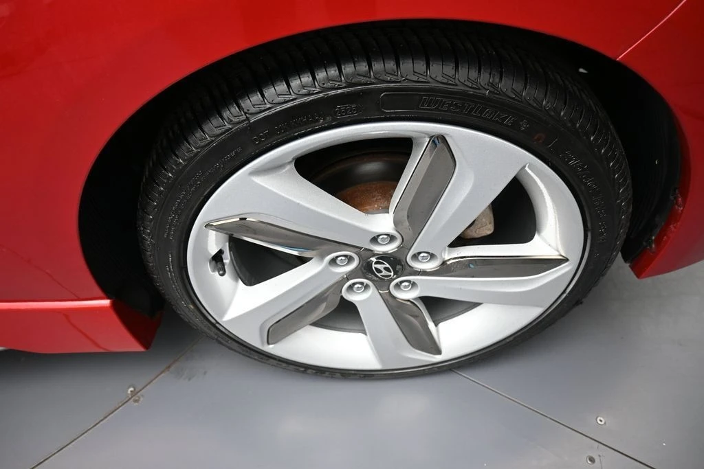 2015 Hyundai Veloster - Image 15 of 31