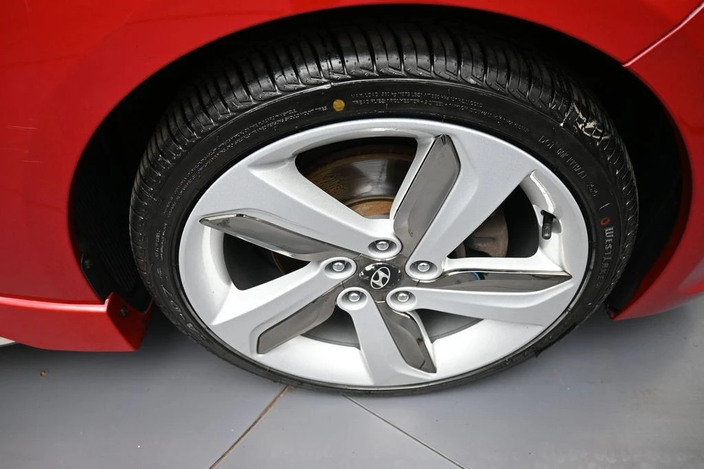 2015 Hyundai Veloster - Image 13 of 31