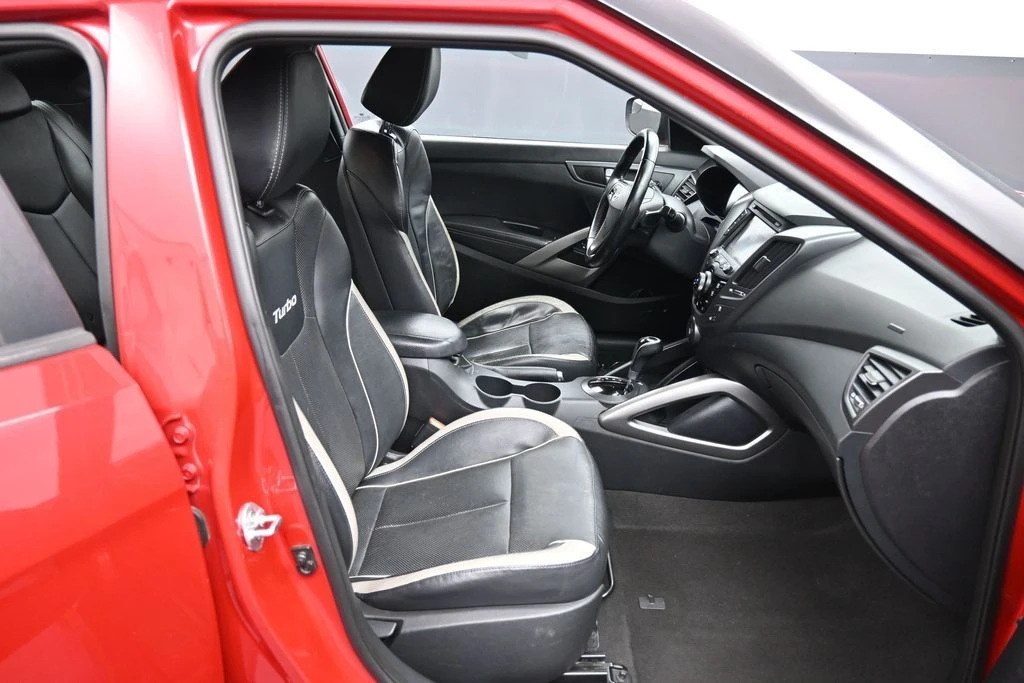 2015 Hyundai Veloster - Image 24 of 31