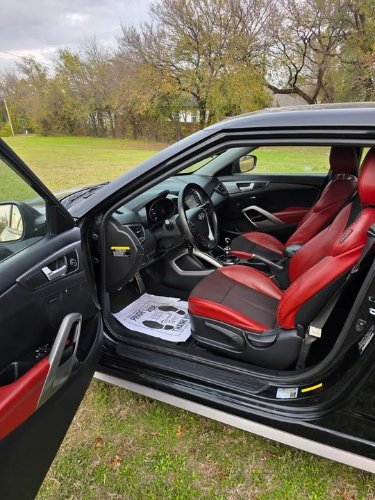 2015 Hyundai Veloster - Image 8 of 13