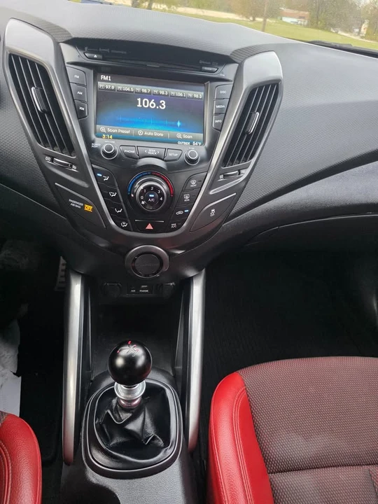 2015 Hyundai Veloster - Image 7 of 13