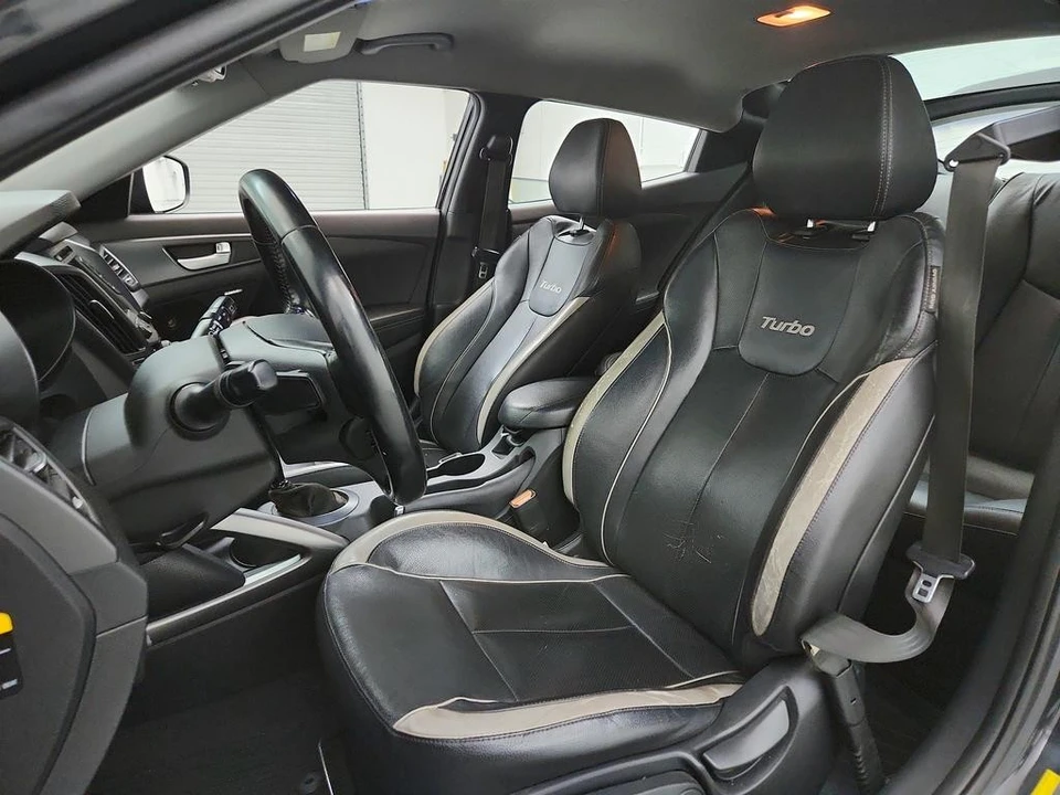 2015 Hyundai Veloster - Image 14 of 31