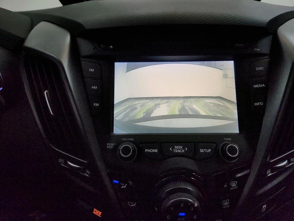 2015 Hyundai Veloster - Image 18 of 31