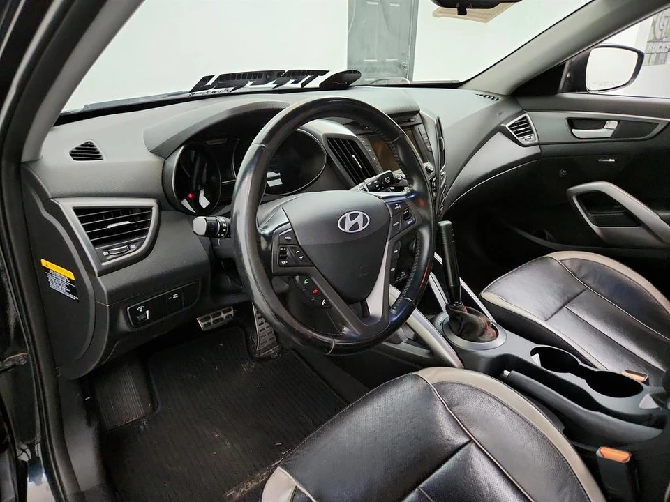2015 Hyundai Veloster - Image 13 of 31