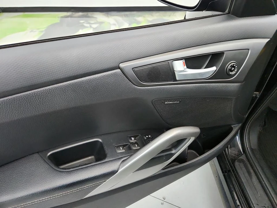 2015 Hyundai Veloster - Image 20 of 31