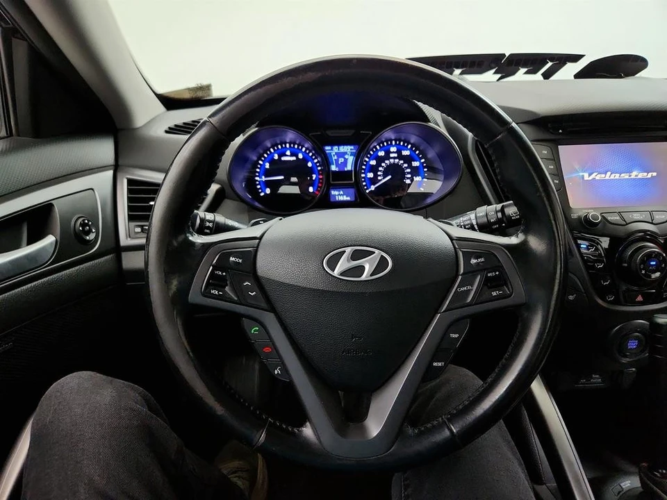 2015 Hyundai Veloster - Image 16 of 31