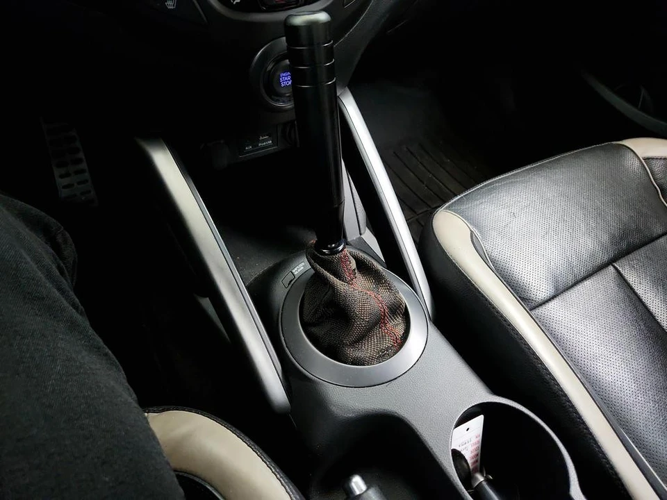 2015 Hyundai Veloster - Image 17 of 31