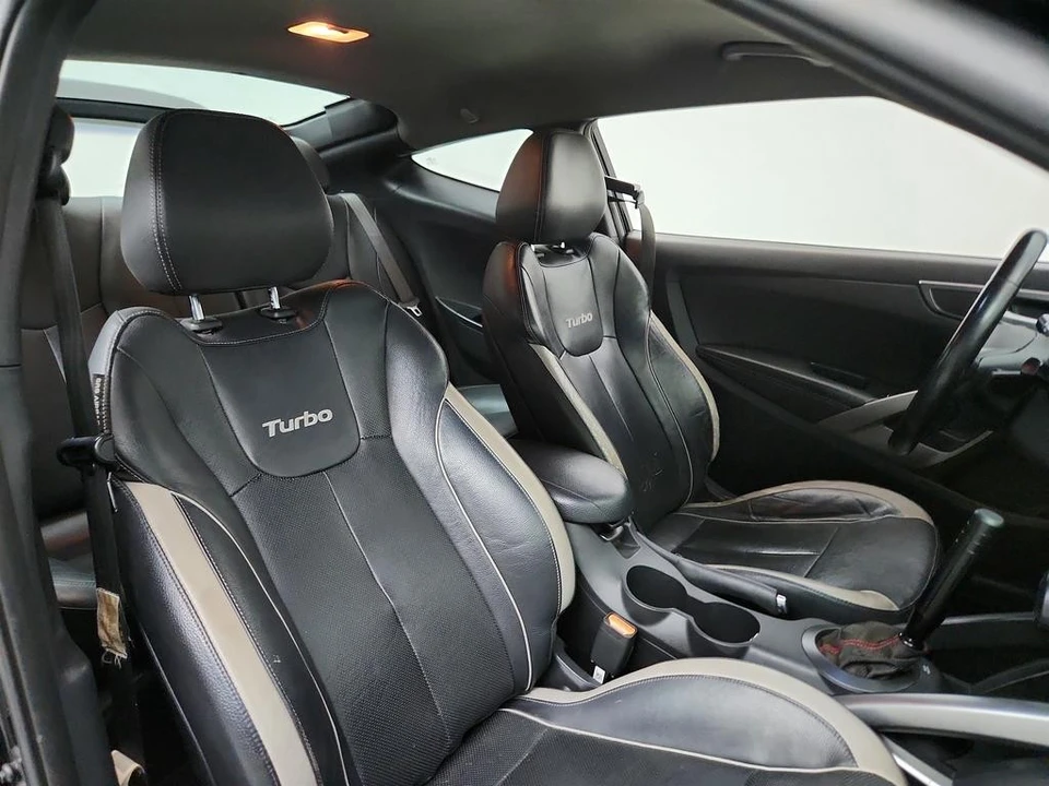 2015 Hyundai Veloster - Image 24 of 31