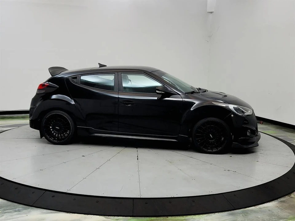 2015 Hyundai Veloster - Image 4 of 31