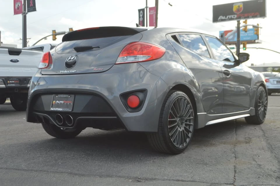 2015 Hyundai Veloster - Image 2 of 17