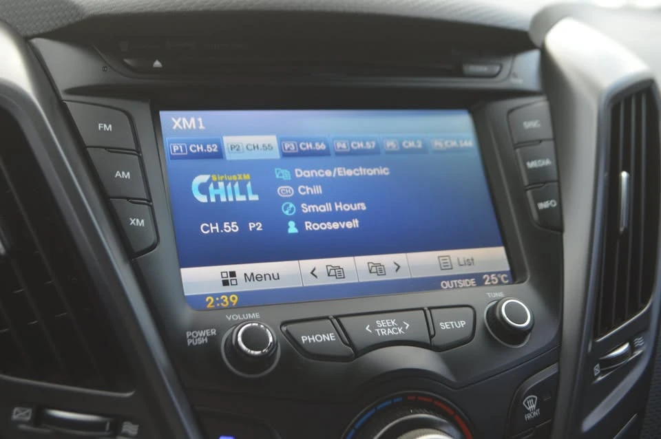 2015 Hyundai Veloster - Image 14 of 17
