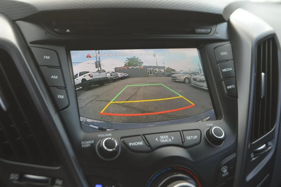 2015 Hyundai Veloster - Image 13 of 17