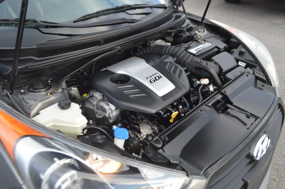 2015 Hyundai Veloster - Image 15 of 17