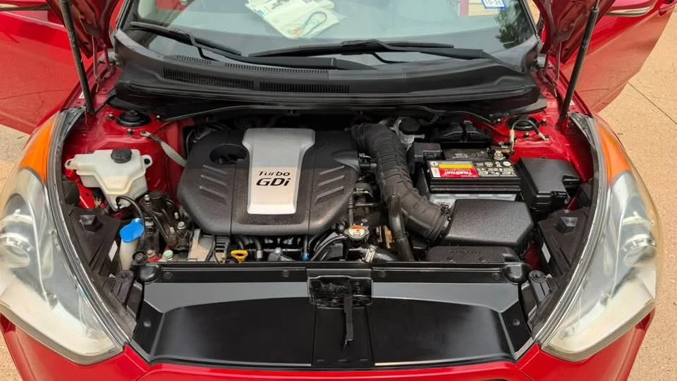 2015 Hyundai Veloster - Image 4 of 9
